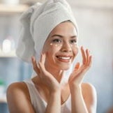 Produits délicats pour le contour des yeux.