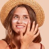 Sticks solaires K-Beauty pour le visage au format voyage