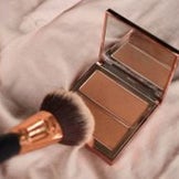Bronzer i produkty brązujące