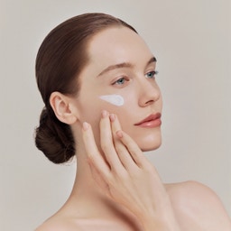 WHAMISA Pear Blossom Sunscreen SPF 50 - 50 ml