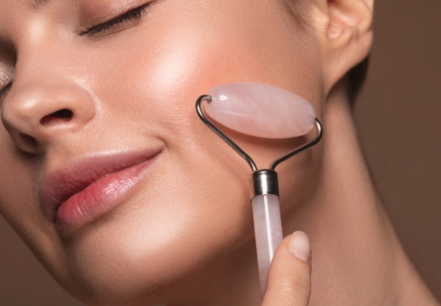 Proper Use & Effectiveness of Jade Rollers - Cosmeterie