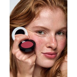 UND GRETEL IMBE Eye & Cheek Shadow Refillable - Ruby Red 05