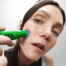 MÁDARA Dewy Hydra Caffeine Serum Stick - 11,50 г