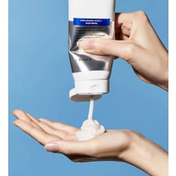 8 Hyaluronic Acid Hydrating Gentle Foaming Cleanser - 150 ml