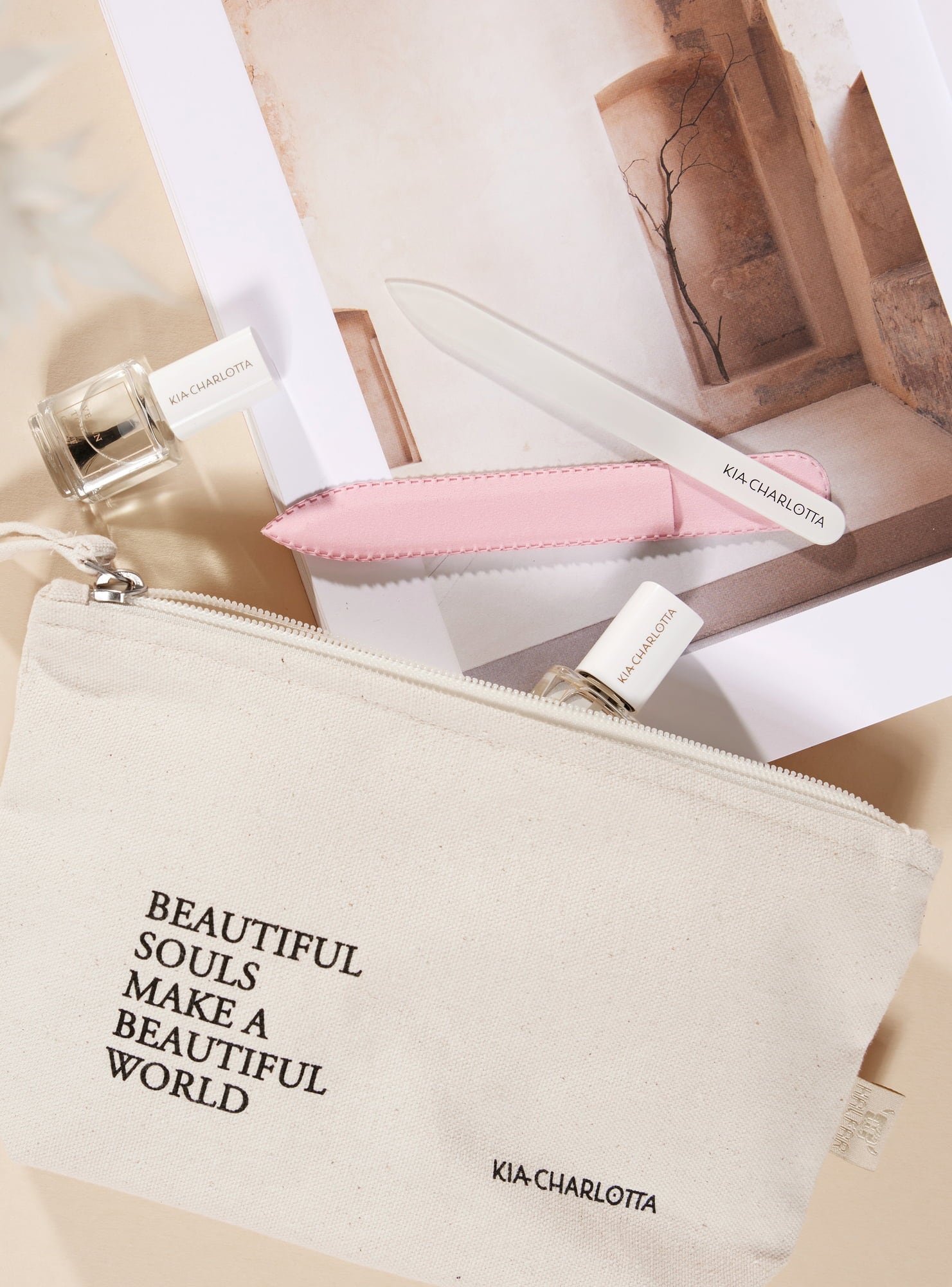 Kia-Charlotta Glass Nail File - Pink