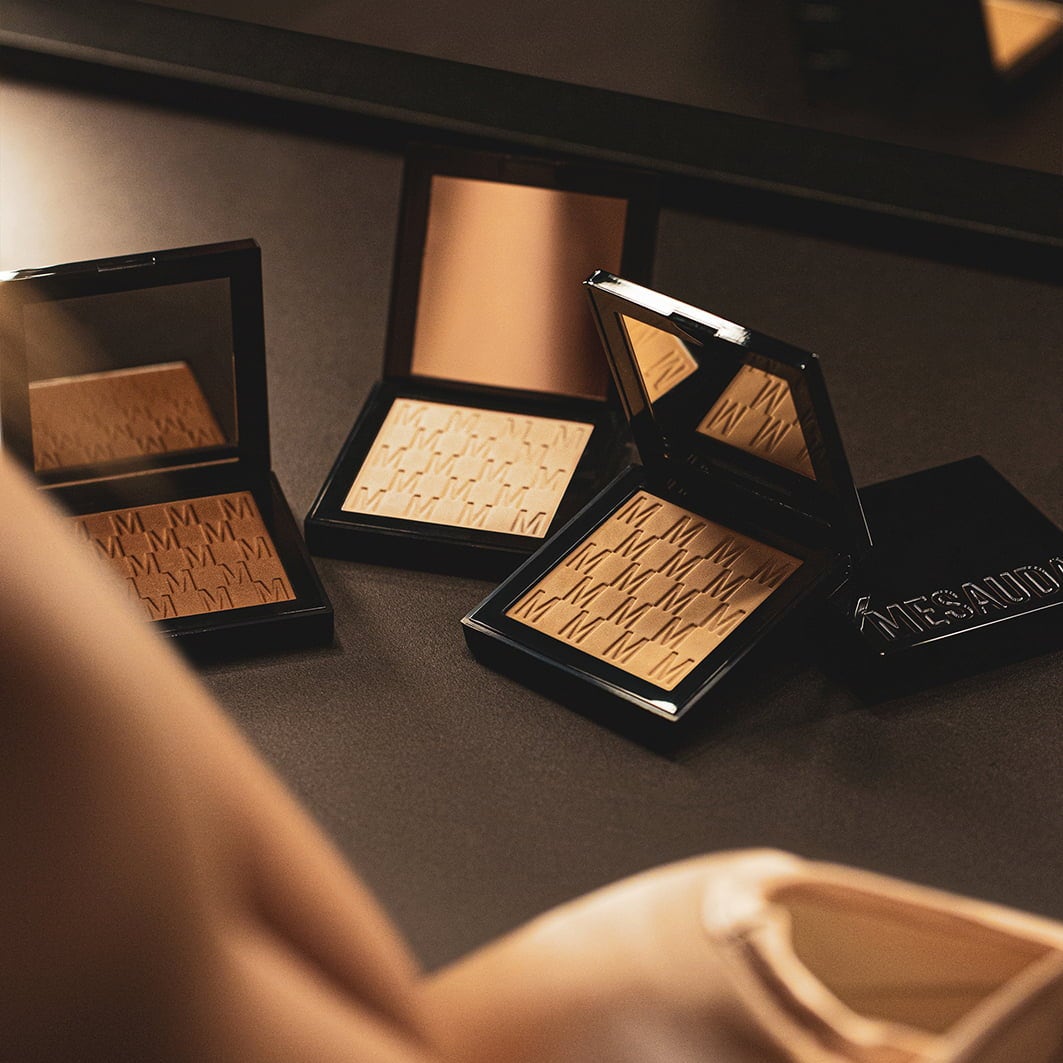 MESAUDA NUDE VENUS POWDER COMPACT